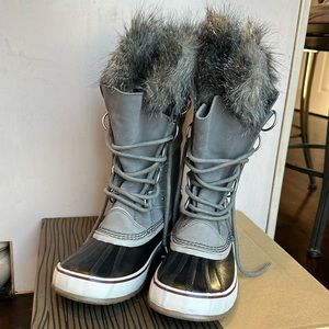 Sorel Joan of Arctic winter boots size 9